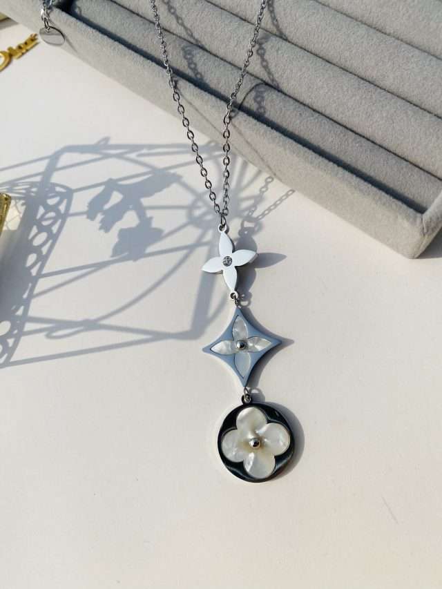 ASTHETIC SILVER TRENDY PENDANT - Image 2