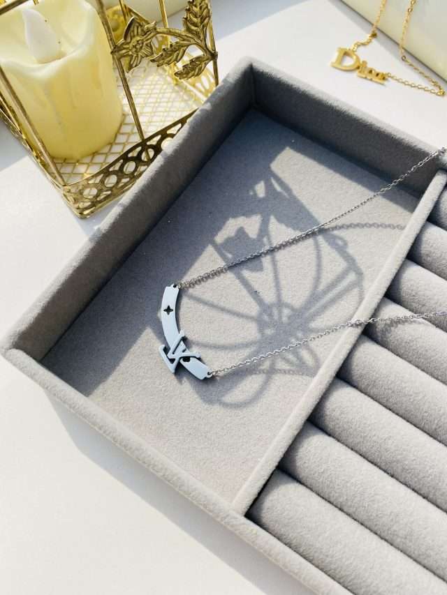 L.V SILVER PENDANT - Image 2