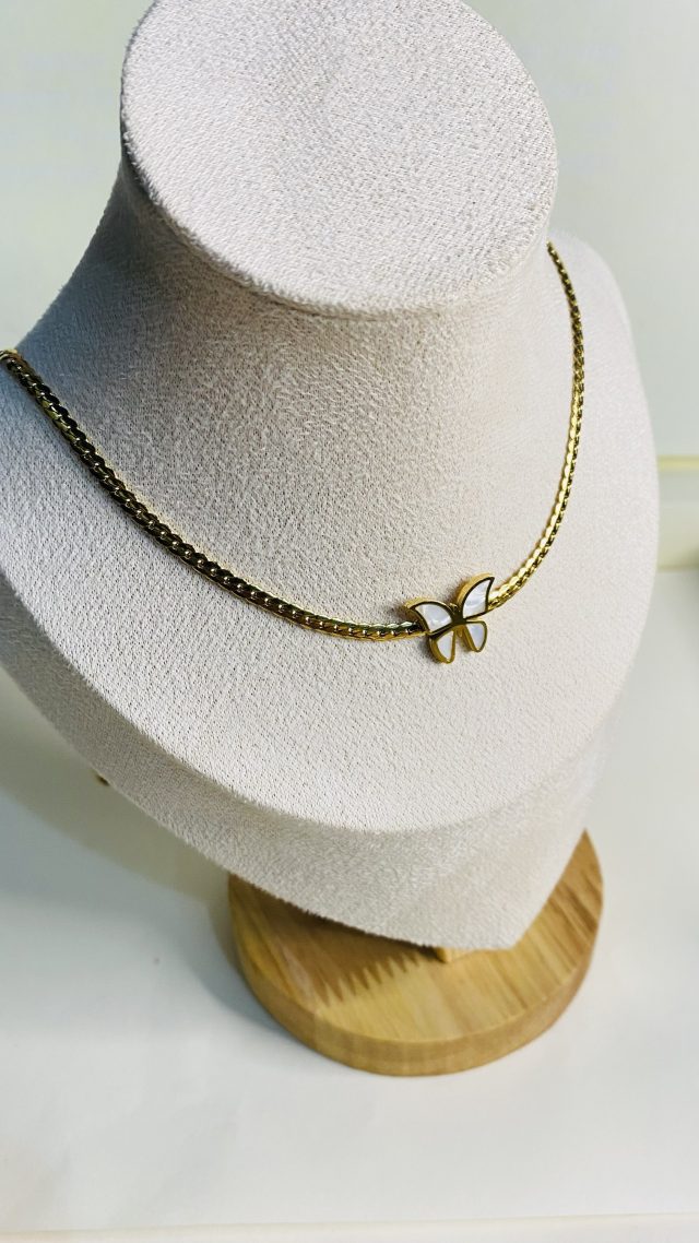 BUTTERFLY NECKLACE - Image 3