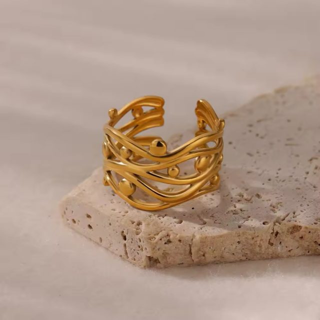 Twisted Wave Shaped Adjustable Ring - Image 3