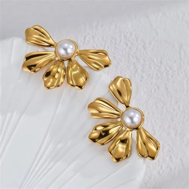 PERALY Exquisite Flower Stud - Image 2
