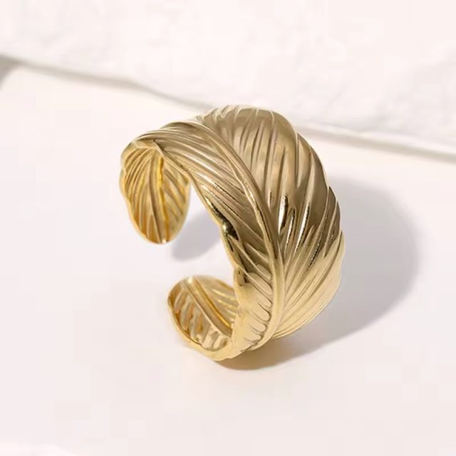 DARINA Adjustable Vintage Feather Ring