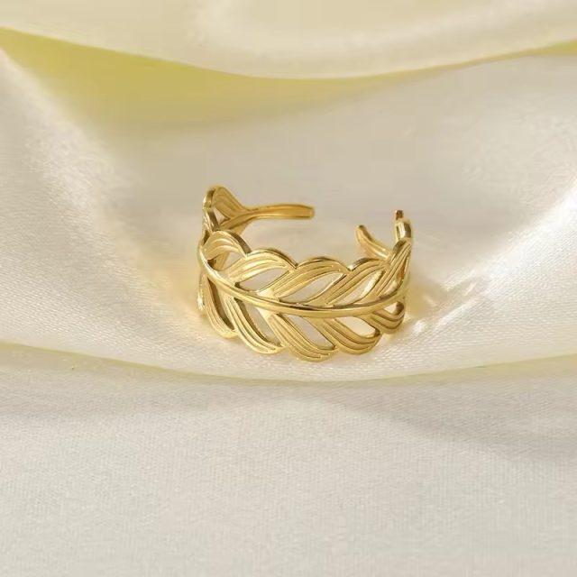 Adjustable Hollow Leaf Ring