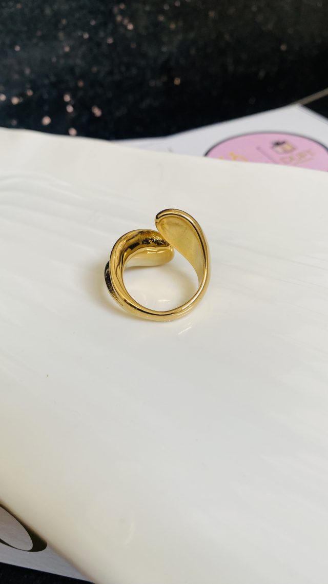 Dome and Down Ring size 8 - Image 3