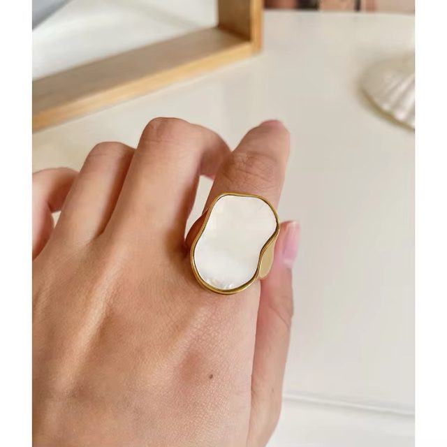 Irregular Shell Vintage Ring SiZe - Image 4
